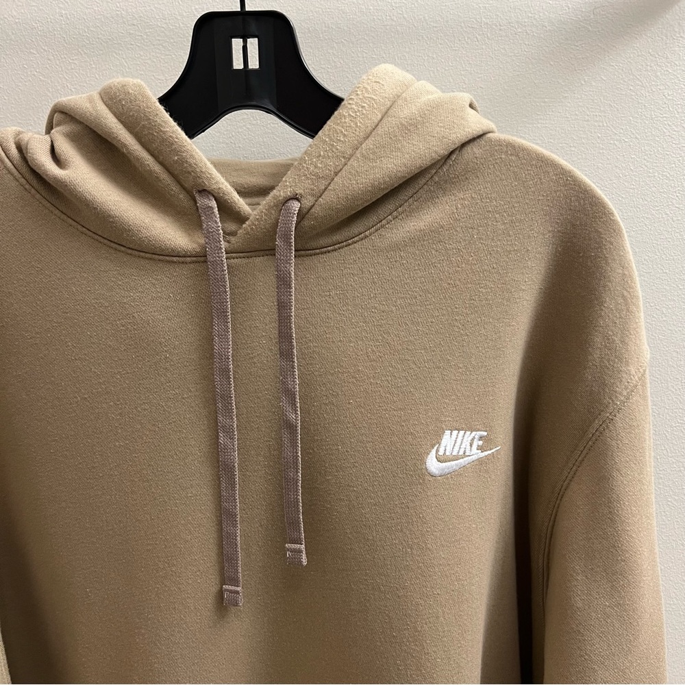 Nike Men's Sportswear Club Fleece
Hoodie Tan Size XXL - Picture 3 of 10